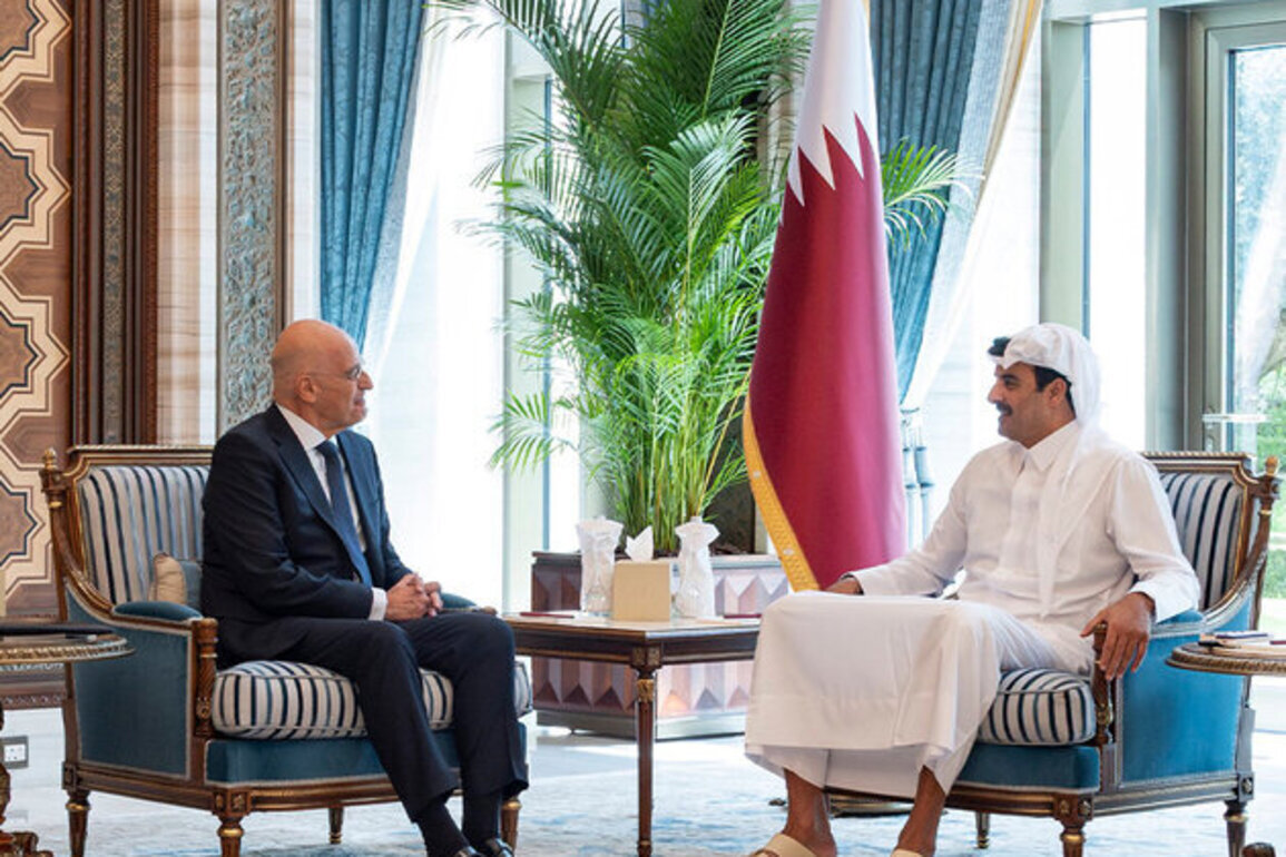 Qatar's Emir, Greek Minister of Defense discuss regional developments