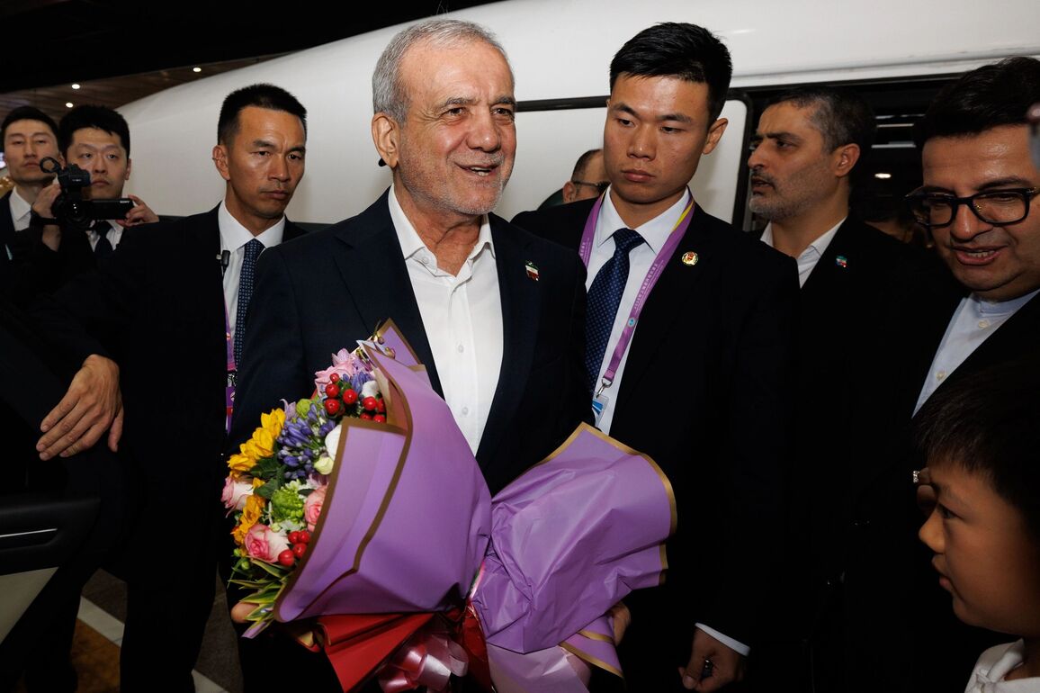 CHINA-BEIJING-IRAN-PRESIDENT-ARRIVAL (CN)