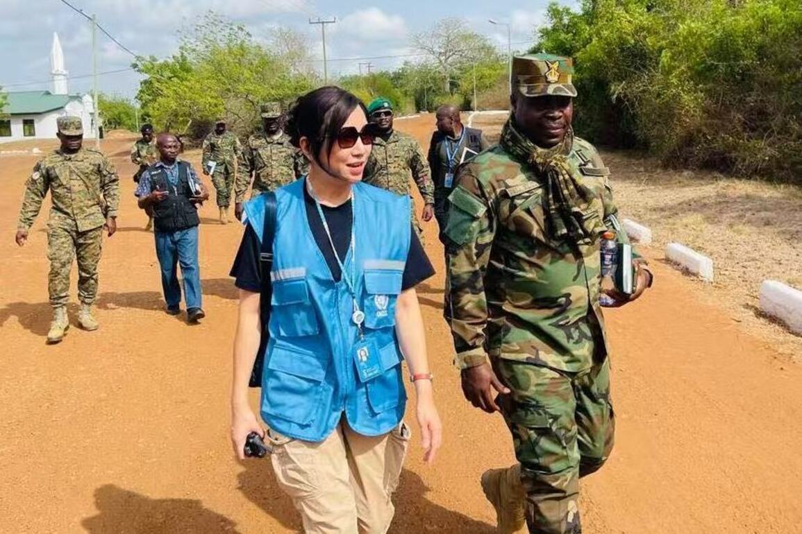 (Hello Africa) Weight of security: Work of a Chinese female UN security advisor
