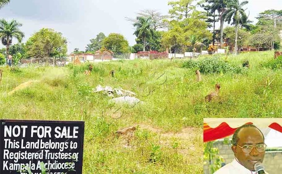 Ettaka eryogerwako baalissaako n’akapande akagaana abantu okuligula. Mu katono ye Msgr. Kasibante. Ettaka eryogerwako baalissaako n’akapande akagaana abantu okuligula. Mu katono ye Msgr. Kasibante.