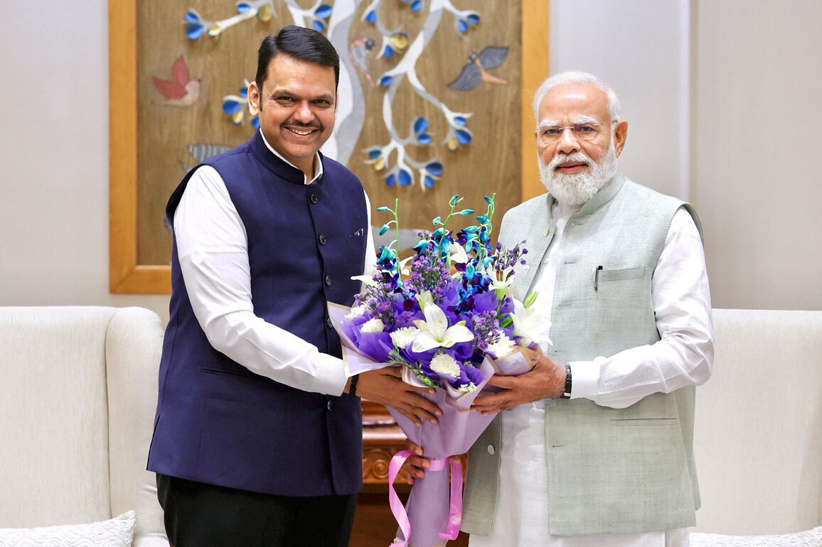 Maharashtra CM Fadnavis meets PM Modi; discusses projects, infrastructure