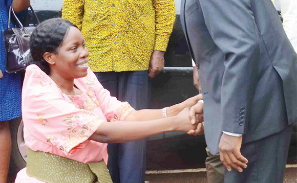 Katikkiro ng’ayanirizza minisita Nabakooba e Mmengo. Katikkiro ng’ayanirizza minisita Nabakooba e Mmengo.