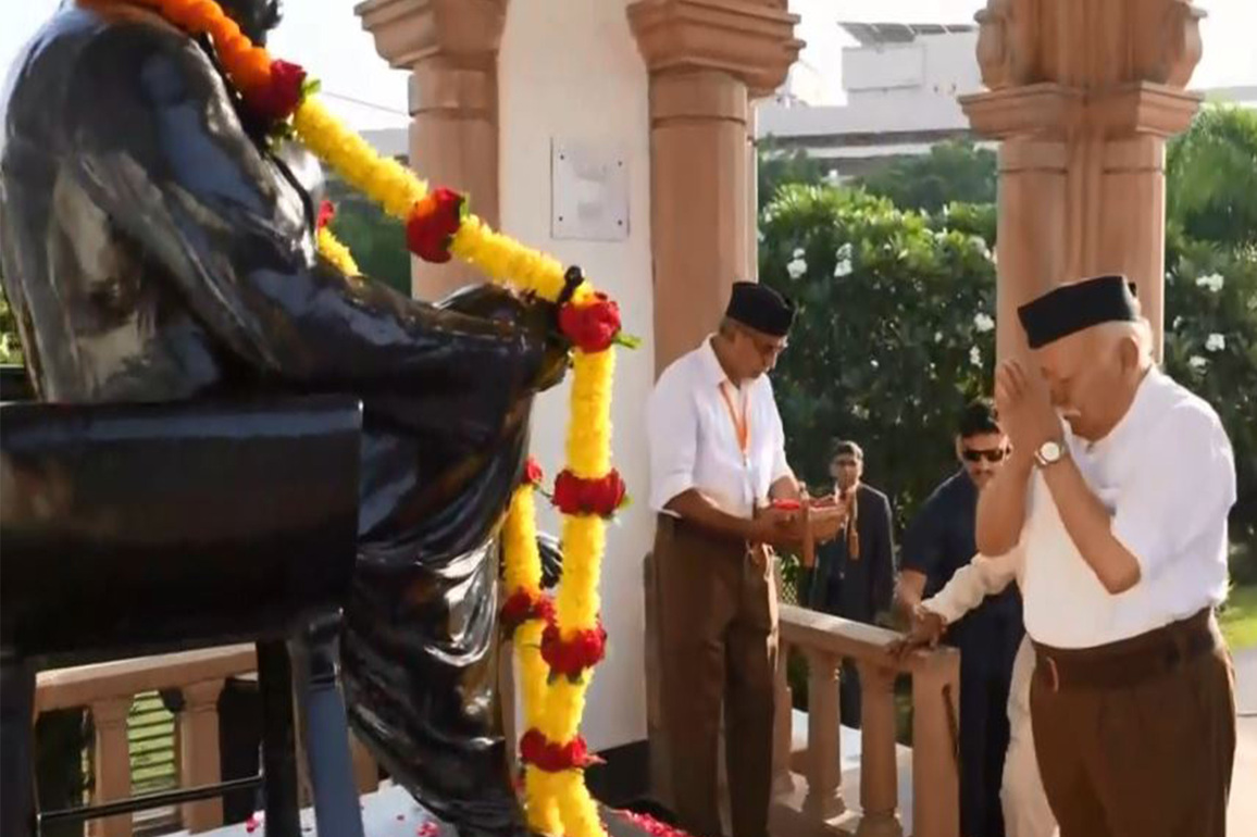 RSS Chief Mohan Bhagwat Pays Tribute to Founder K.B. Hedgewar on RSS Vijaydashmi Utsav in Nagpur