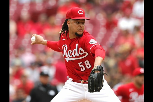 Brewers rebound to defeat Reds, 7-2