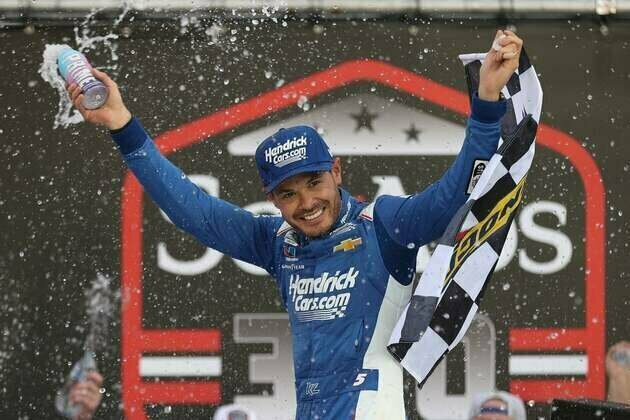 Kyle Larson dominant in Xfinity Series victory at Bristol