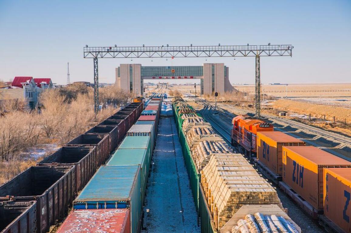 Domestic autos go global via China-Europe freight trains