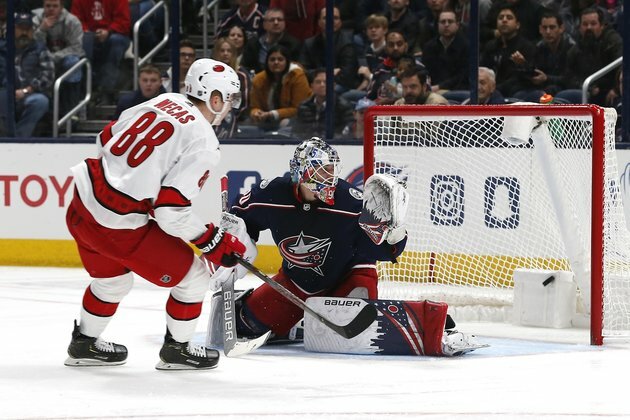 Foligno's late goal leads Jackets over Hurricanes