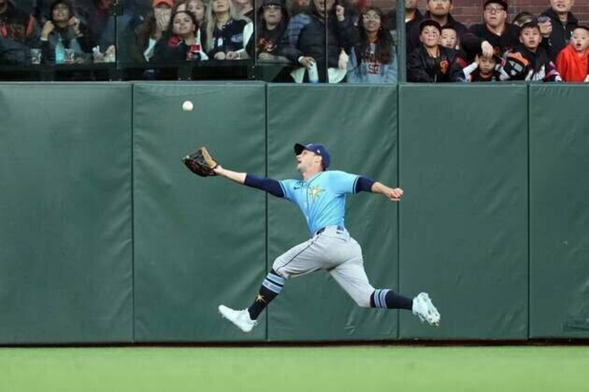 Rays don't solve Justin Verlander but edge Giants again