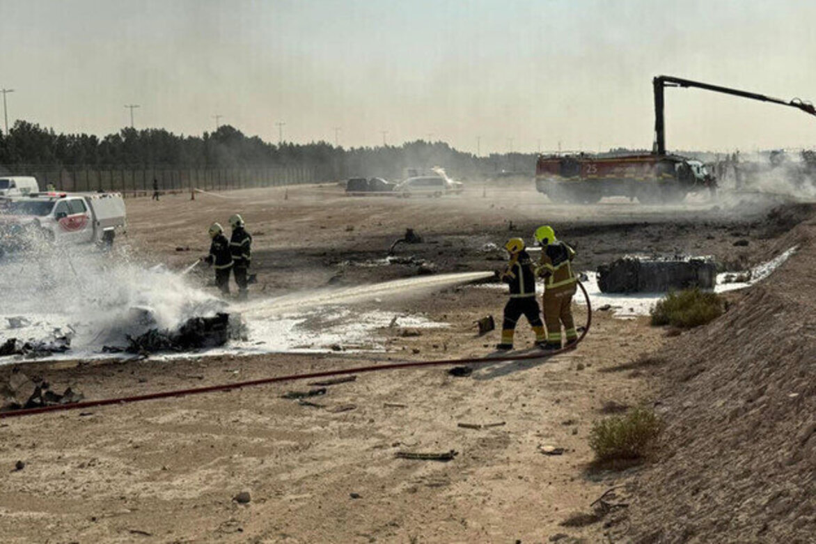 Pilot killed as Indian fighter jet crashes at Dubai Air Show 