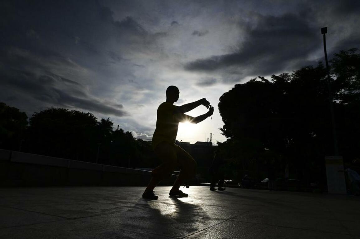 Asia Album: Indonesians practice traditional Chinese exercises