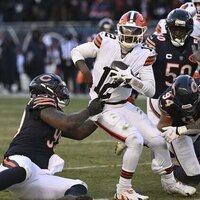 Bears batter Shedeur Sanders, Browns for first 10-win season since 2018