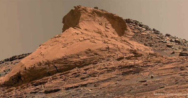 Is Mars really red? A physicist explains the planet's reddish hue and ...
