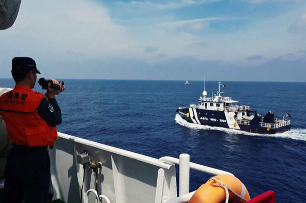 Philippine vessel provokes tensions near China's Huangyan Dao