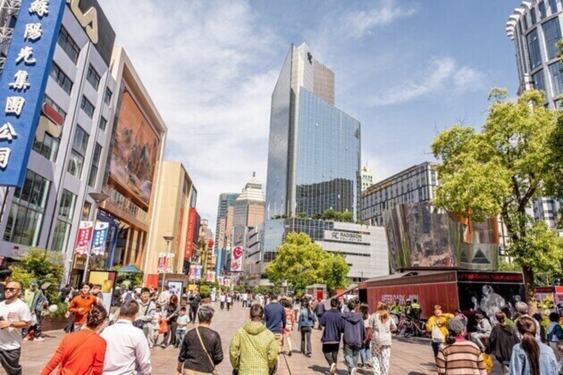 China inflation rises 1% in March