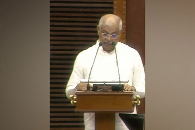 Governor Arlekar addresses 16th Keralam Assembly, outlines UDF welfare push, Indira Guarantees and reforms