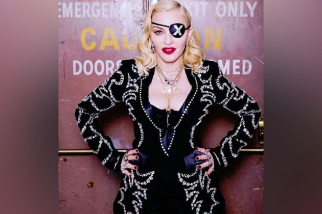Madonna postpones Brooklyn concert due to injured knee
