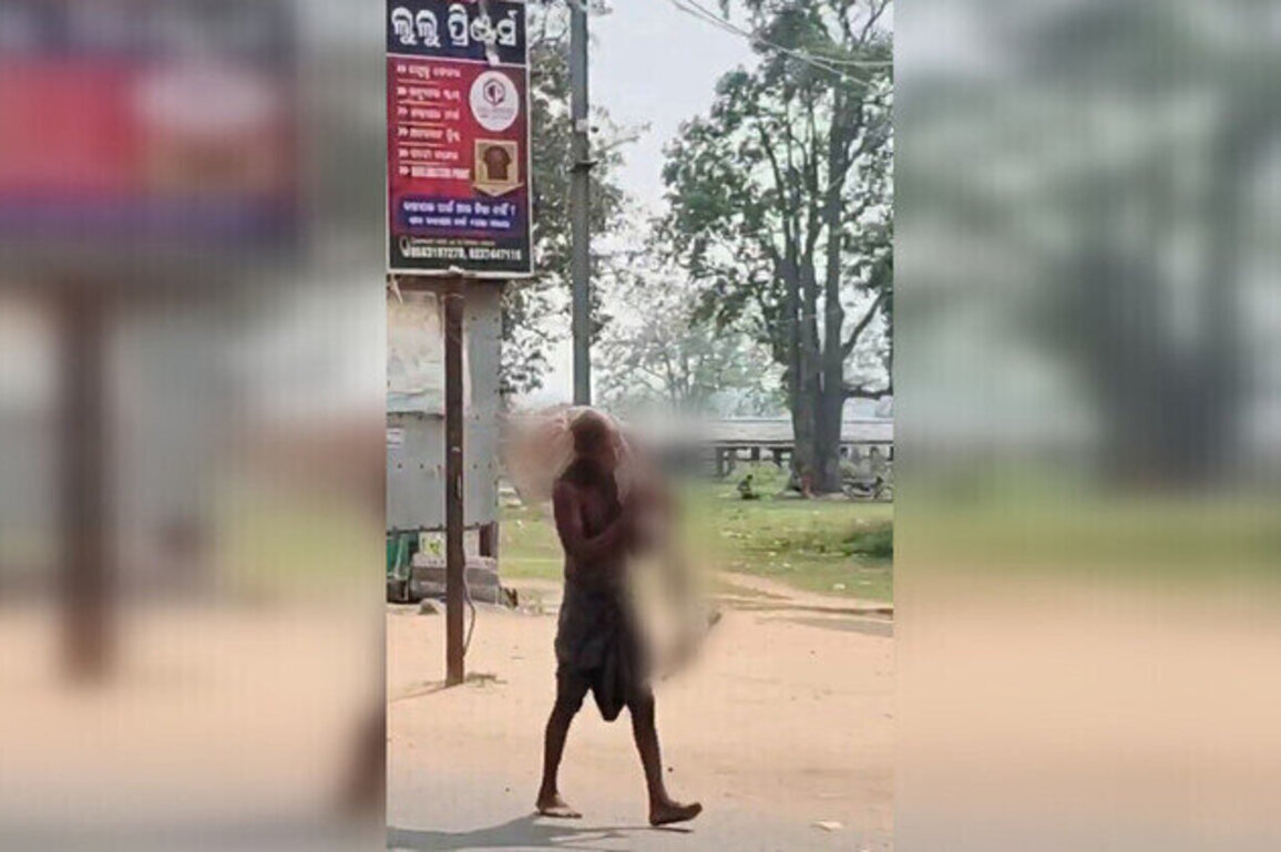 Images of Indian man carrying dead sister to bank spark outrage 
