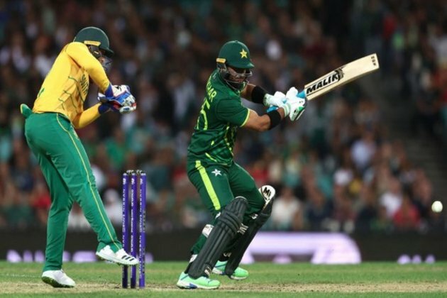 Pakistan batter Iftikhar Ahmed smashes six sixes in one over in PSL exhibition match
