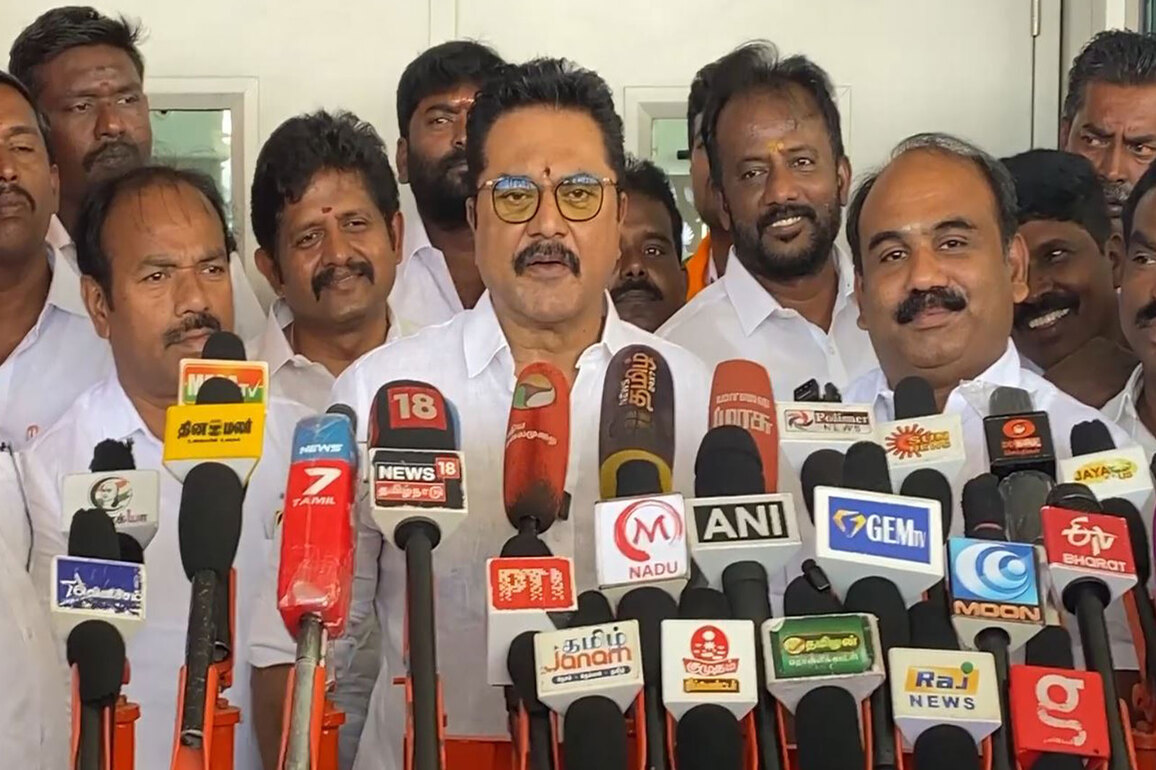 "Actor Vijay cannot be judged politically until he faces elections": Actor and BJP leader Sarathkumar
