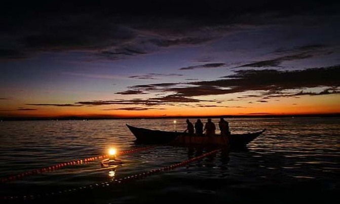 Desperate search resumes for missing after Lake Victoria disaster Desperate search resumes for missing after Lake Victoria disaster