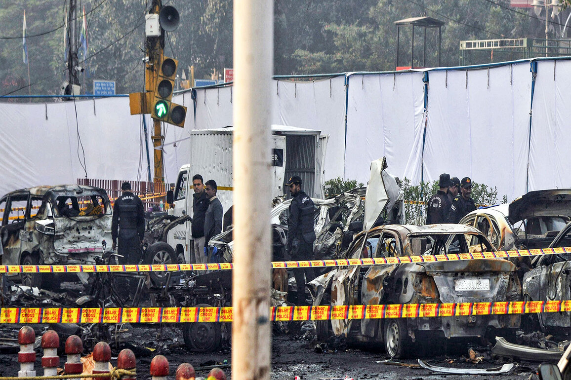 Blast near Red Fort was not a suicide attack, suspect triggered explosion in panic: Sources