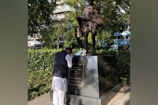 MoS Margherita pays tribute to Mahatma Gandhi in Australia