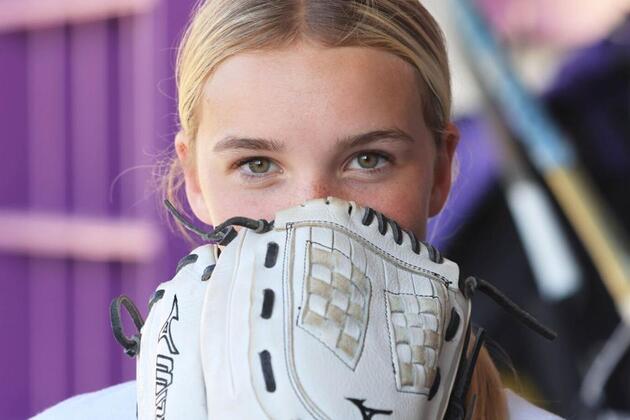 Schae Juenger takes control to help Okawville to first softball state tournament berth