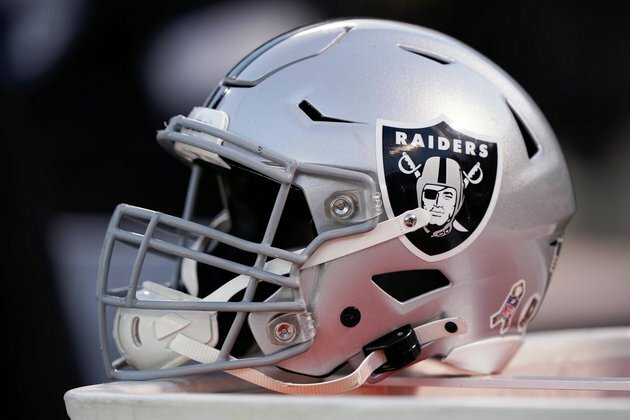 Reports: Raiders place starting O-line on COVID list
