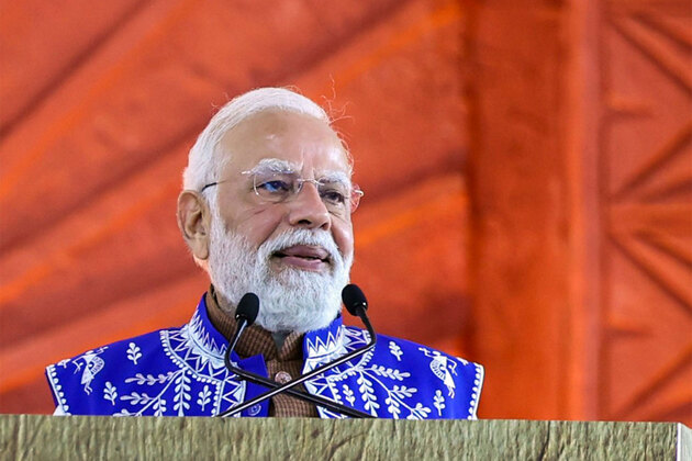 PM Modi meets UP NDA MPs, tells them "Ye majdoor aapke sath khada hai, aap bas kaam kariye"
