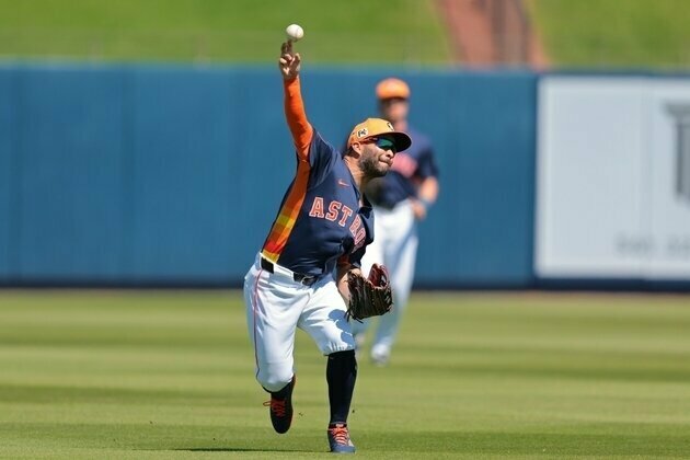 Astros' Jose Altuve to play 'majority' of games in LF