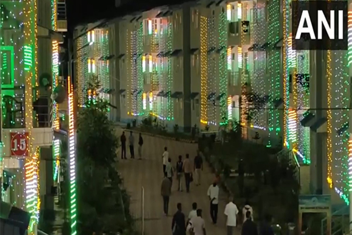 J-K: Amarnath Shrine Board's Yatri Niwas in Ramban illuminated with Tricolour lights
