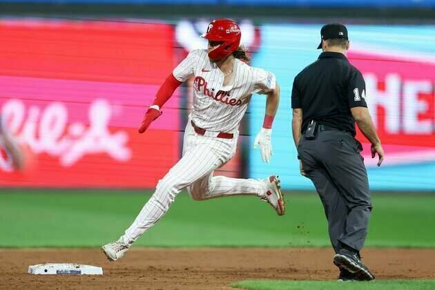 Facing elimination, Phillies put ball in Aaron Nola's hands vs. Dodgers