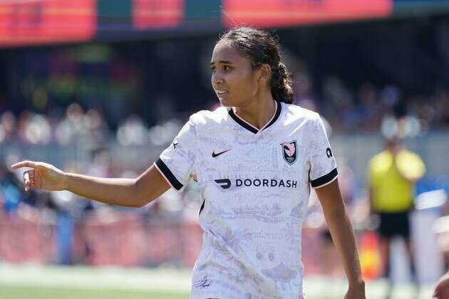 Angel City transfer Alyssa Thompson to Chelsea for record fee