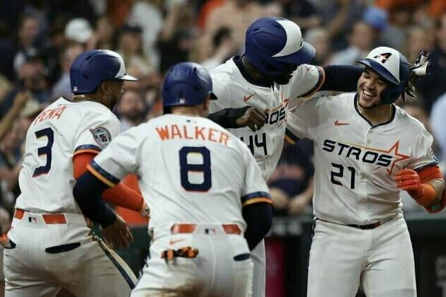 Yainer Diaz's career night guides Astros over Angels