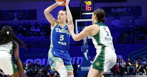 Bueckers leads torrid start, scores 32 points as Wings subdue Storm