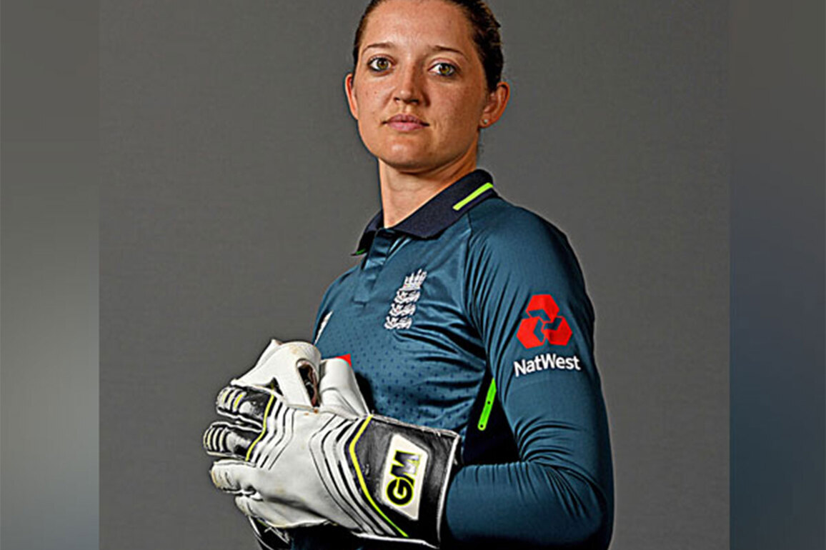 Sarah Taylor named England men's fielding coach for New Zealand Test series
