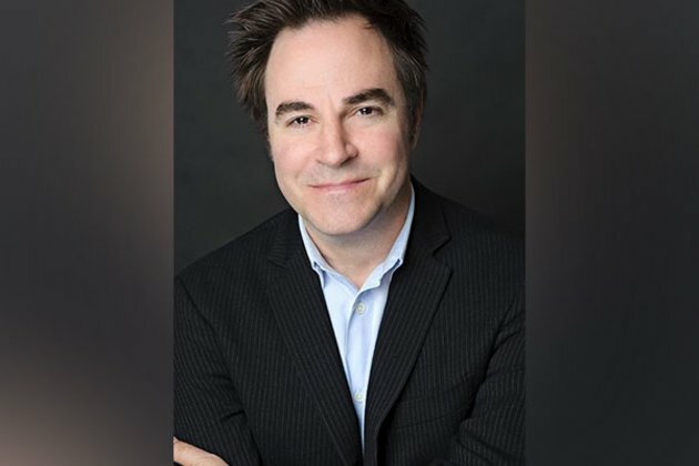 Roger Bart recalls his "favorite and most terrifying" moment in 'Desperate Housewives'