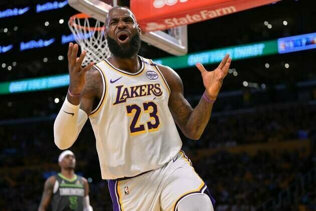 LeBron James, ramping up to return, practices with G League squad