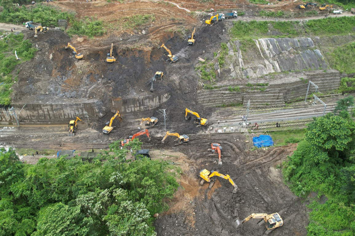Quick restoration efforts by NF Railway ensure resumption of Railway traffic in Lumding-Badarpur Section in less than a wee