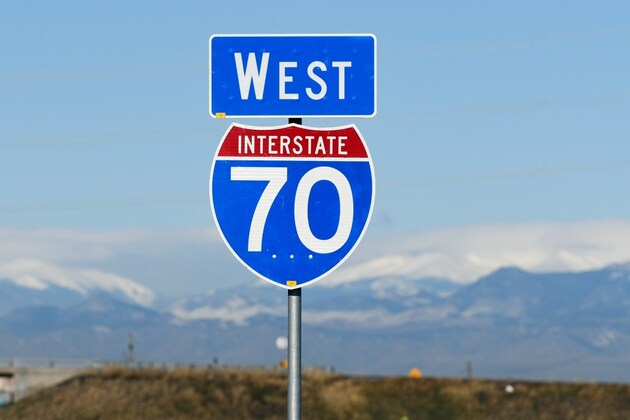 Westbound I-70 in Aurora reopens following a crash