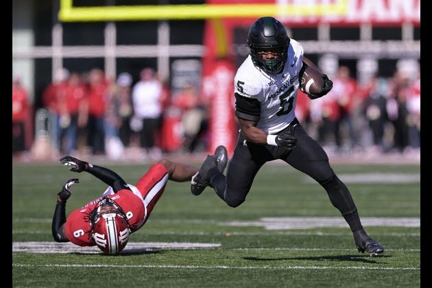 Michigan State scores late, hangs on to top Indiana