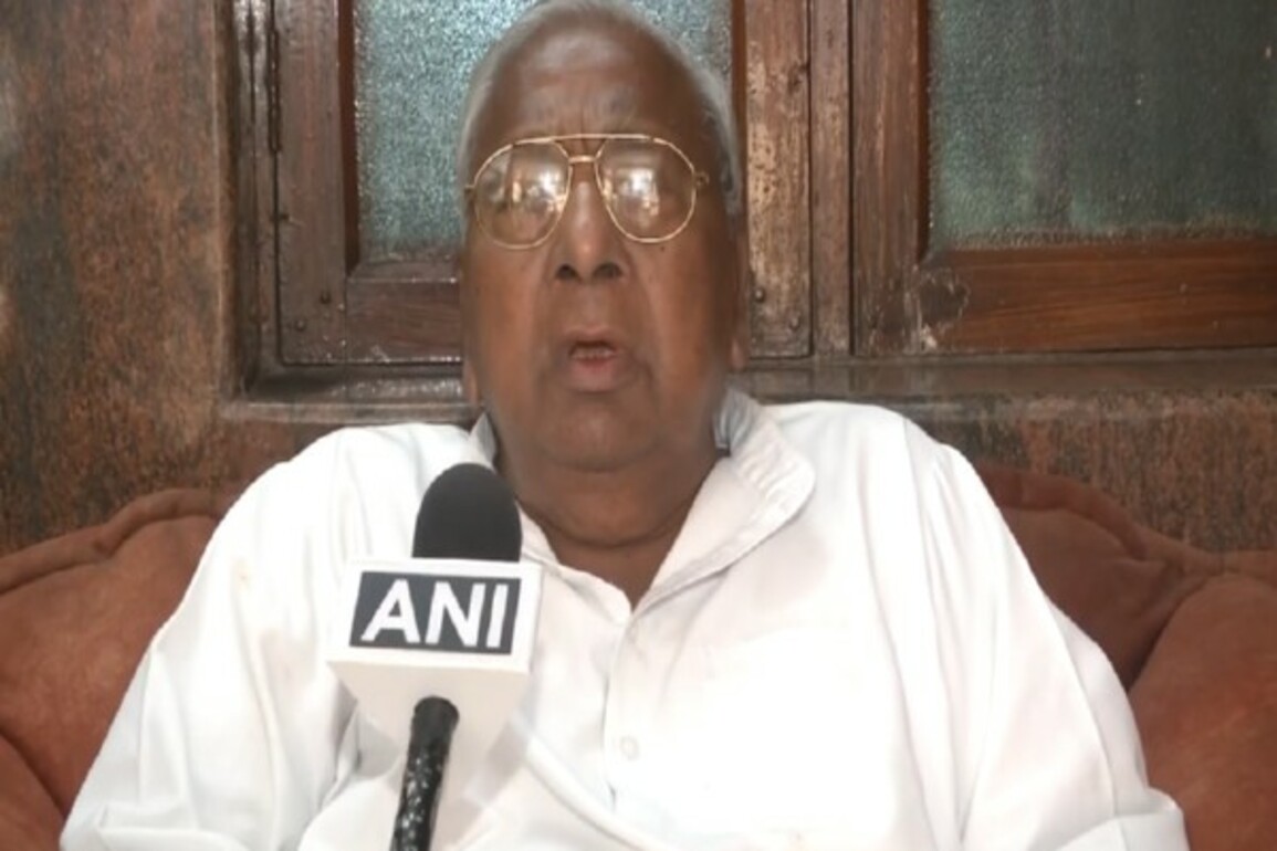 "NDA is creating unnecessary problems for Rahul Gandhi", says Congress leader V. Hanumantha Rao