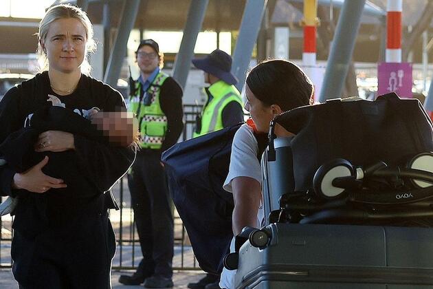 Sam Kerr says Leroys in Perth is fave coffee ahead of leaving WA with Kristie Mewis and baby Jagger