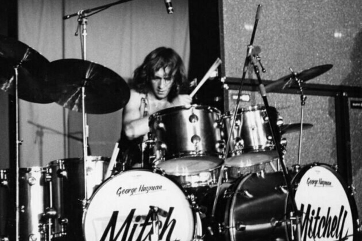 UK appeals court affirms estates of Jimi Hendrix bandmates' claims to 1960s albums royalties