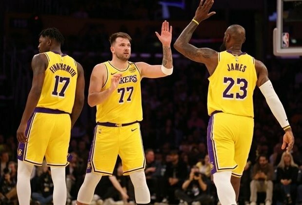 LeBron James, streaking Lakers top Timberwolves