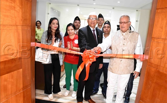 Omugagga Sudhir ne abambasada Jhabindra Aryal nga baggulawo ofiisi ye. Ebifaananyi byonna bya JOSEPH MUTEBI Omugagga Sudhir ne abambasada Jhabindra Aryal nga baggulawo ofiisi ye. Ebifaananyi byonna bya JOSEPH MUTEBI