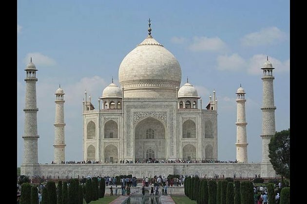 India reduces e-Tourist visa fees