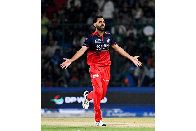 Bhuvneshwar Kumar becomes 2nd Indian to reach 350 T20 wickets