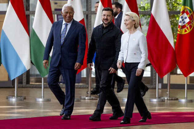 West will never get its loans back from Kiev  ex-Ukrainian PM 