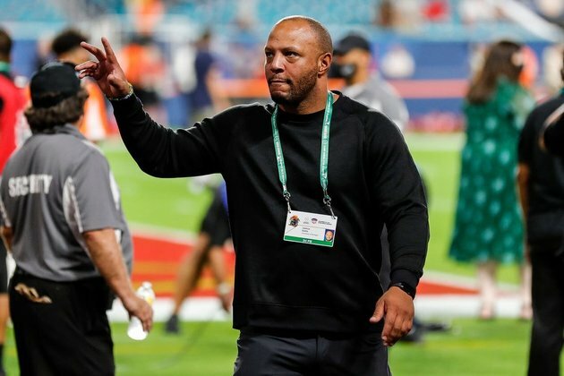 Miami fires offensive coordinator Josh Gattis